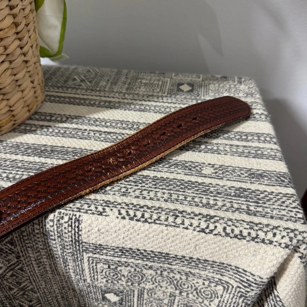 Wrangler Brown Leather Western Embroidered Belt Tooled Silver Tone Metal Buckle